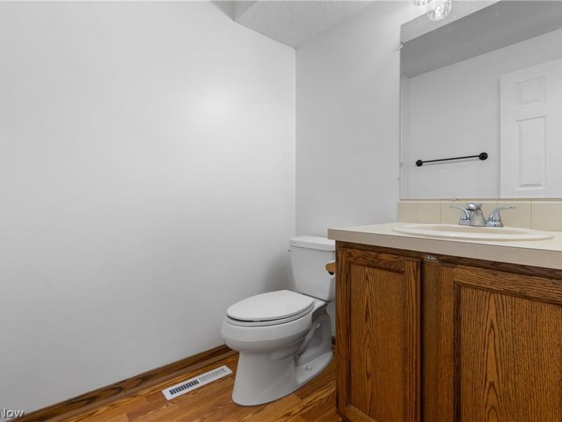 6496 Sandava Avenue NW, Canton, OH 44718 Photo 15