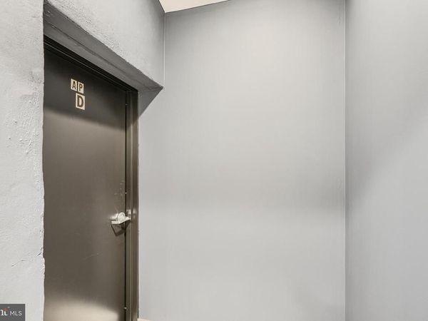 7 S CARROLLTON AVENUE, BALTIMORE, MD 21223