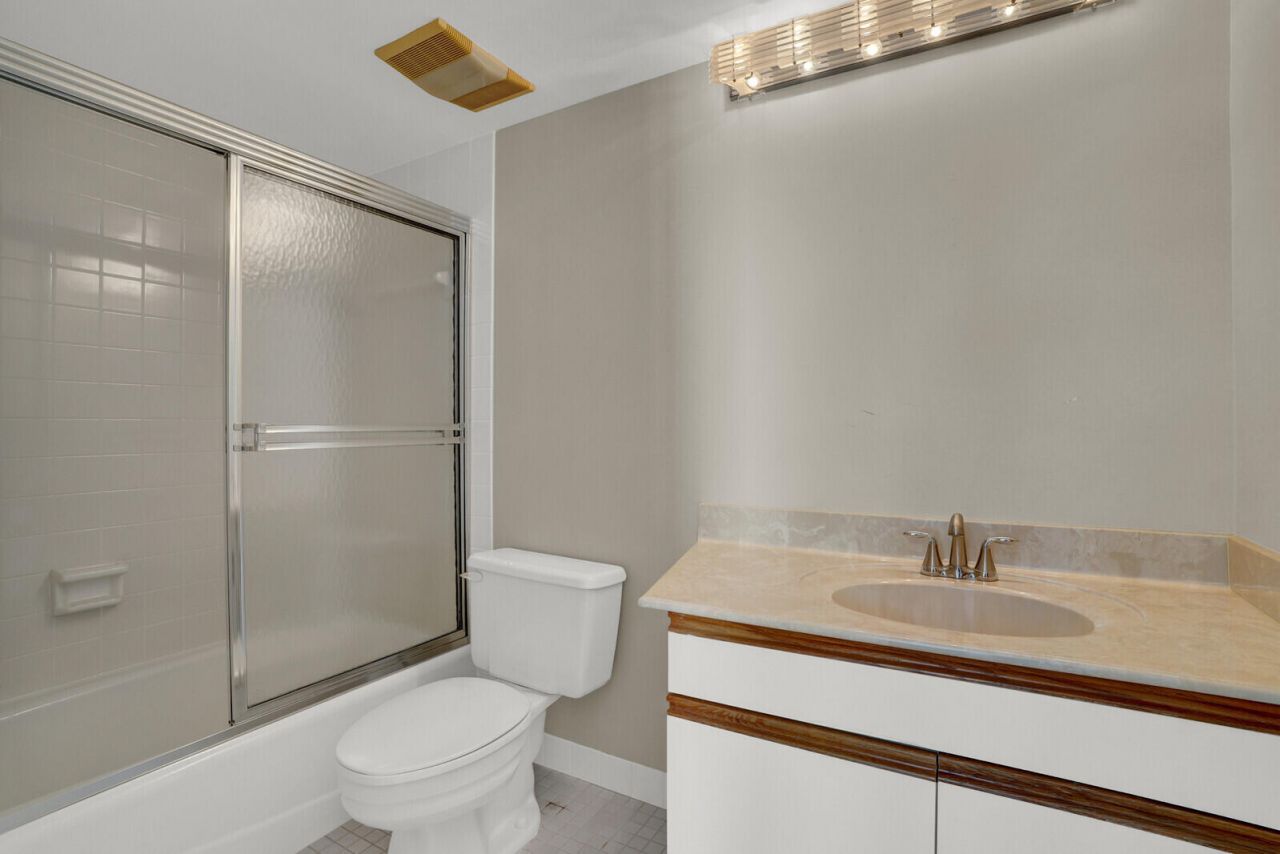 215 Oak Harbour Drive, Juno Beach, FL 33408 Photo