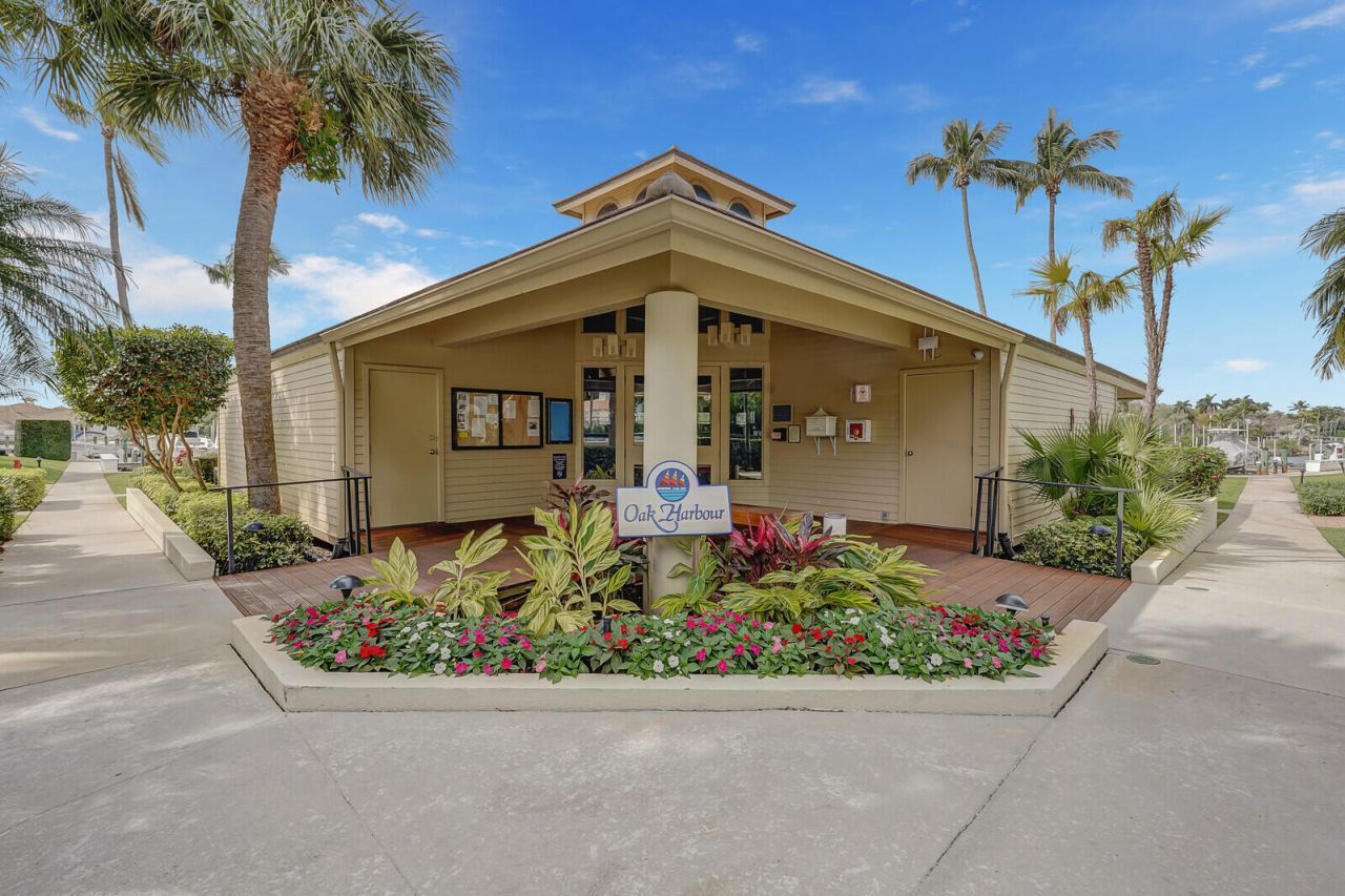 215 Oak Harbour Drive, Juno Beach, FL 33408 Photo