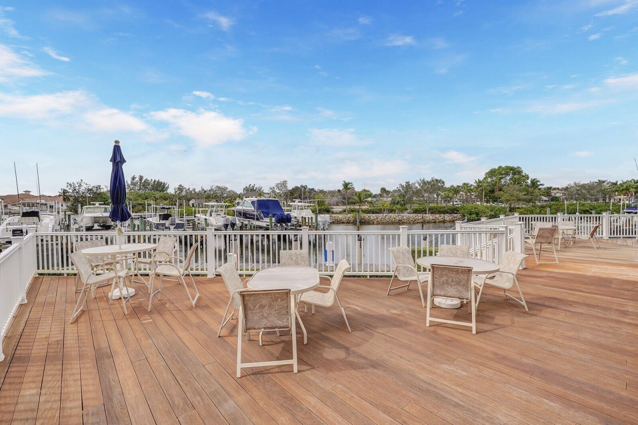 215 Oak Harbour Drive, Juno Beach, FL 33408 Photo