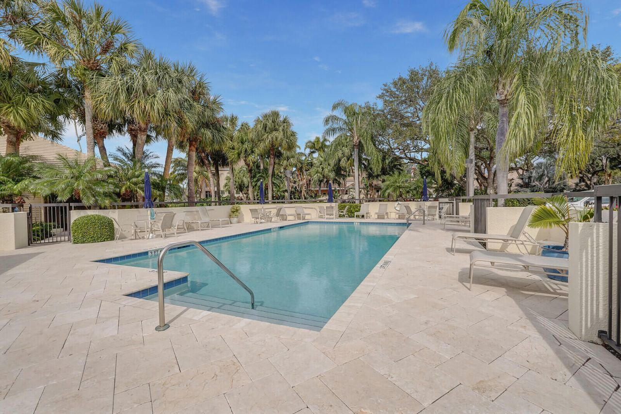 215 Oak Harbour Drive, Juno Beach, FL 33408 Photo