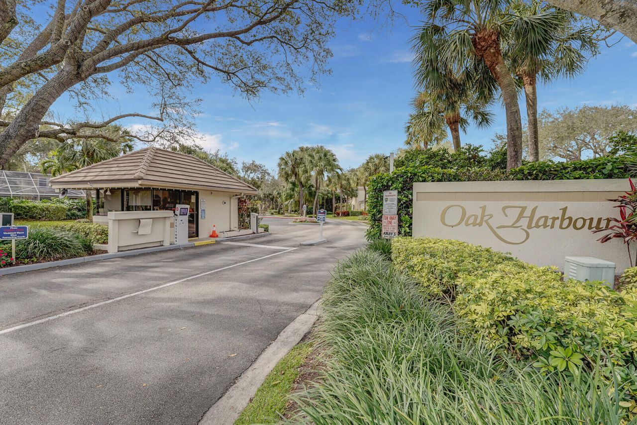 215 Oak Harbour Drive, Juno Beach, FL 33408 Photo