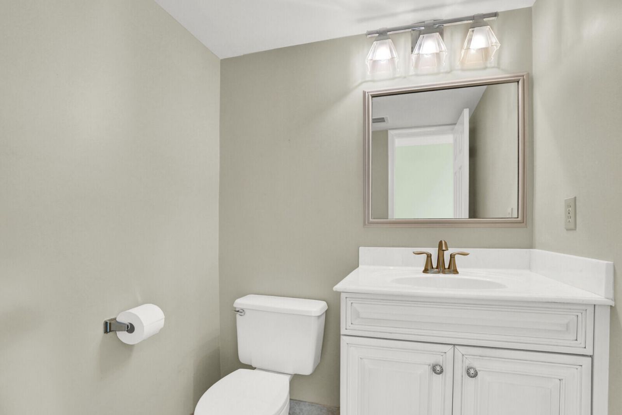 215 Oak Harbour Drive, Juno Beach, FL 33408 Photo