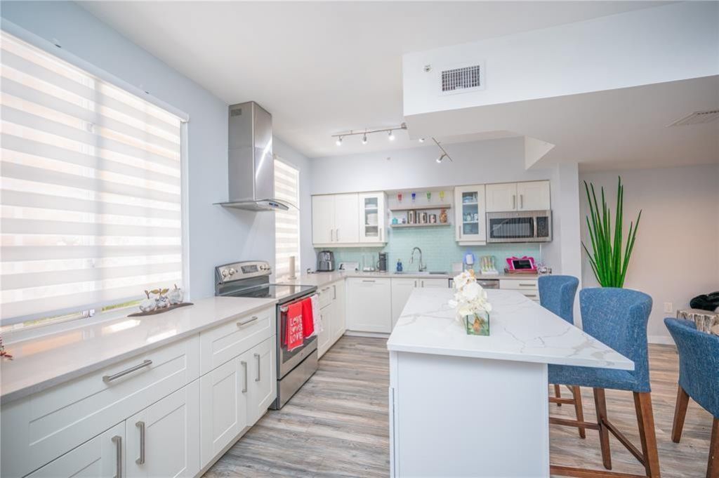 2841 NE 185th Street, Miami, FL 33180 Photo