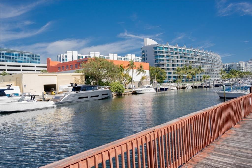 2841 NE 185th Street, Miami, FL 33180 Photo