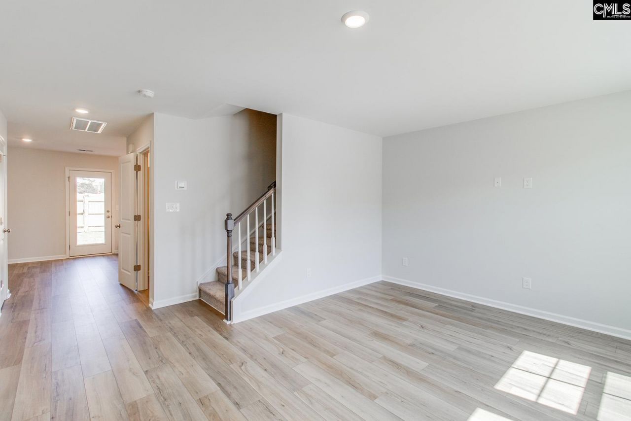 3035 Harborview Drive Photo 4