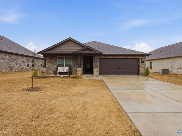 2644 NW Ajs Arbor Drive, Huntsville, AL 35810