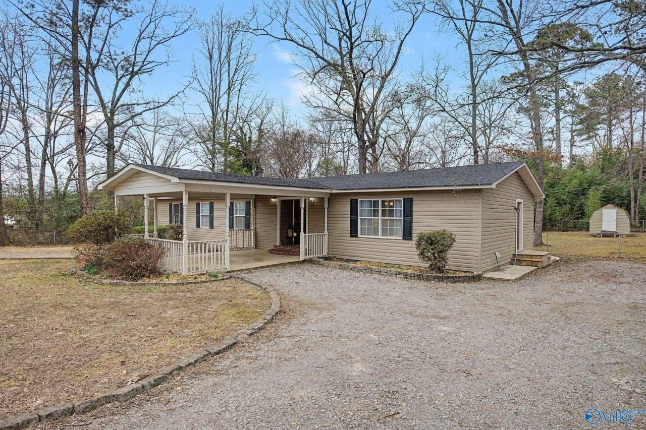 405 Sobotka Street, Hartselle, AL 35640 Main Photo