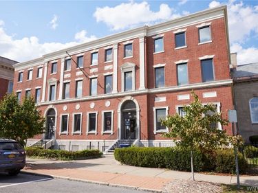 19 East Avenue, Lockport, NY 14094