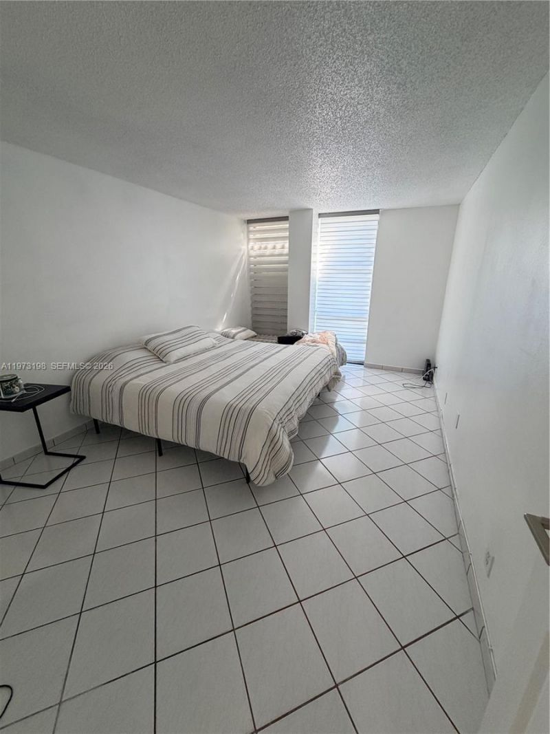 1825 W 44th Pl , Unit 206, Hialeah, FL 33012 Photo