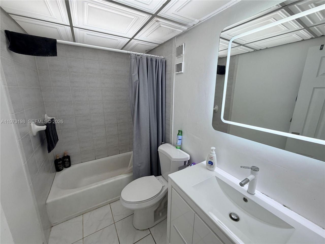 1825 W 44th Pl , Unit 206, Hialeah, FL 33012 Photo