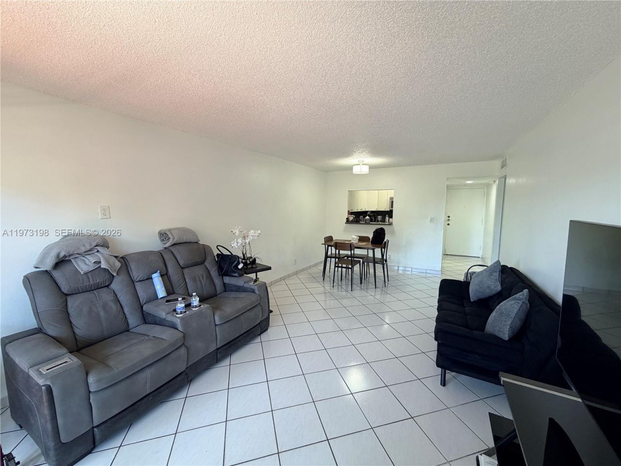 1825 W 44th Pl , Unit 206, Hialeah, FL 33012 Photo