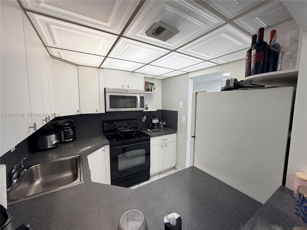 1825 W 44th Pl , Unit 206, Hialeah, FL 33012 Photo