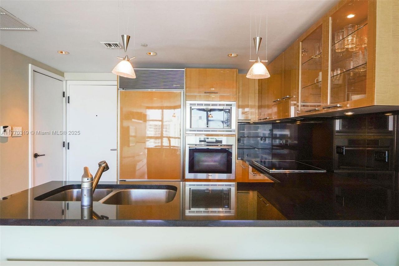 6801 Collins Ave, Unit 1214(door1, Miami Beach, FL 33141 Photo