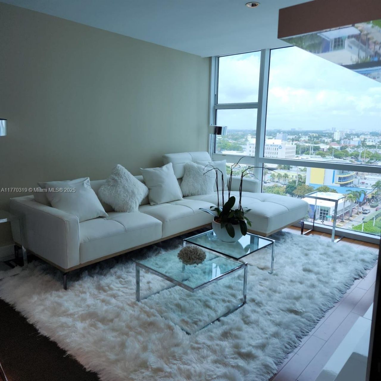6801 Collins Ave, Unit 1214(door1, Miami Beach, FL 33141 Photo
