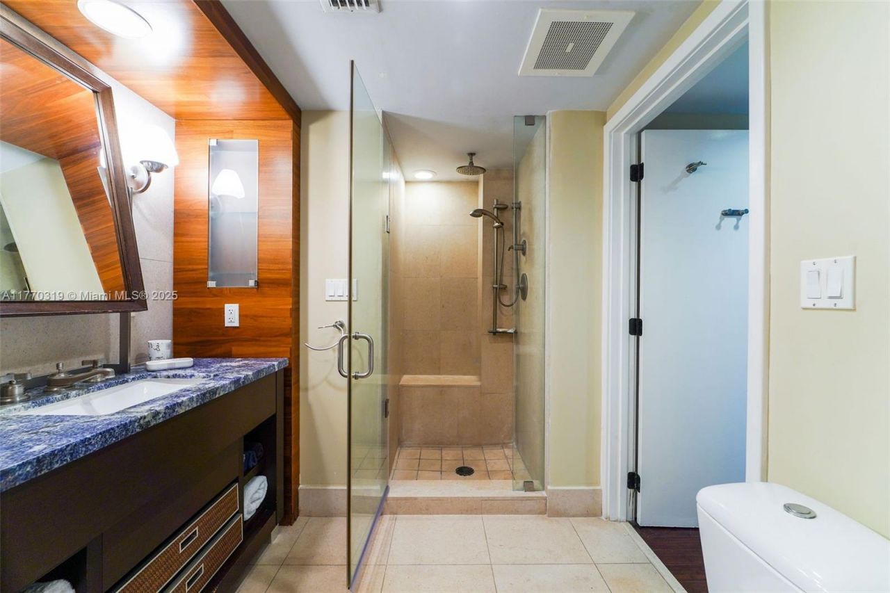 6801 Collins Ave, Unit 1214(door1, Miami Beach, FL 33141 Photo