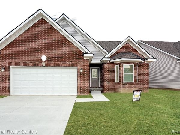 317 Devonshire Drive, Lapeer, MI 48446