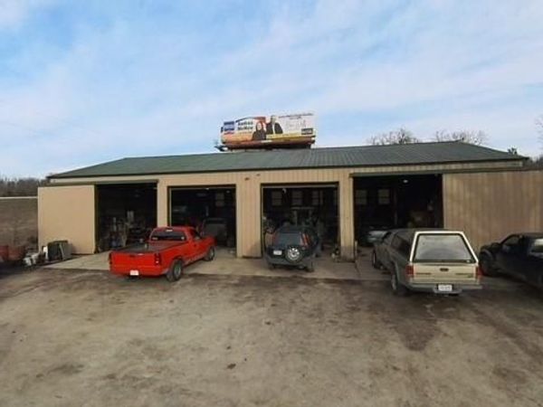 1618 CR 2950 , Mountain View, MO 65548