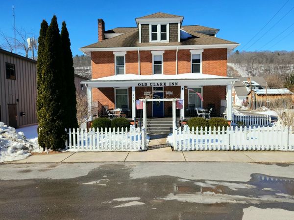 702 3rd Ave, Marlinton, WV 24954