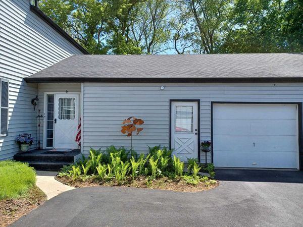 4621 HIGH POINT DR #6, ROCKFORD, IL 61114