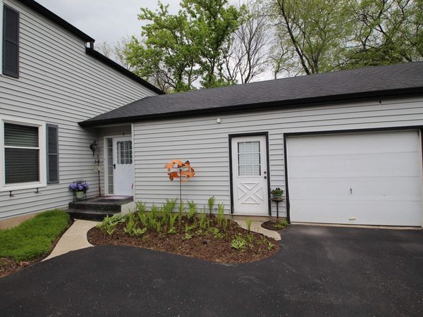 4621 HIGH POINT DR #6, ROCKFORD, IL 61114
