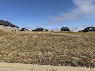 3023 Planters Row Drive, Richmond, KY 40475