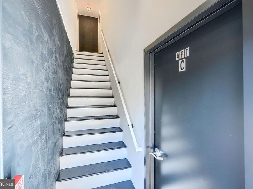 7 S Carrollton Avenue, Baltimore, MD 21223 Main Photo