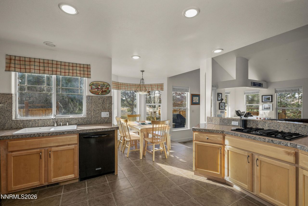 6397 Rey Del Sierra Drive, Sparks, NV 89436 Photo