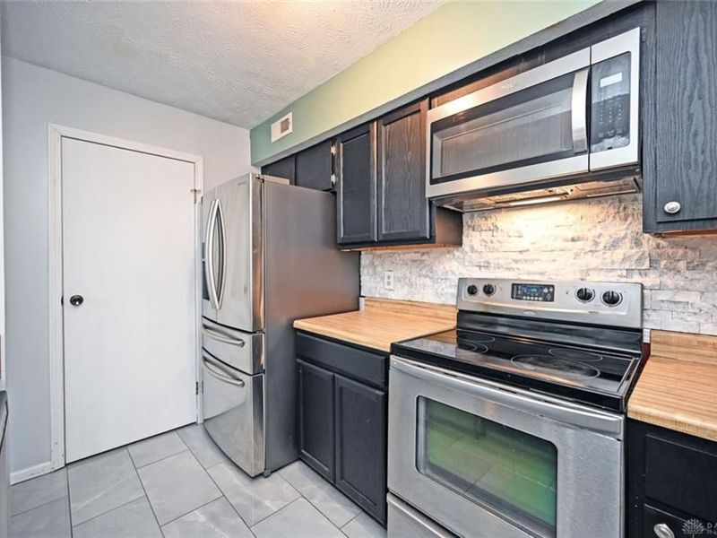 6105 Leyden Lane, Dayton, OH 45424 Photo 17