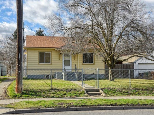 2715 N Ash St, Spokane, WA 99205