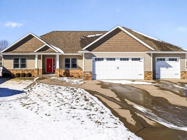 4850 W SCOTCH PINE COURT, Appleton, WI 54913