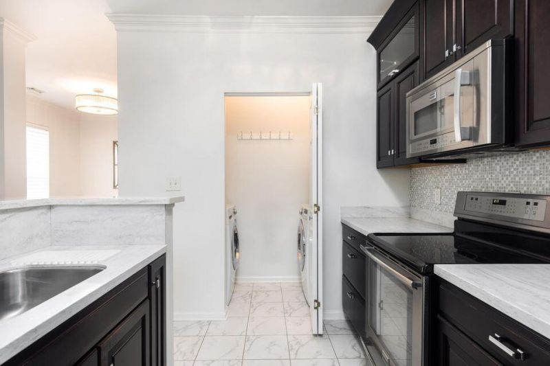 1600 Long Grove Photo 10