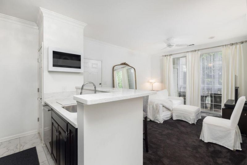 1600 Long Grove Photo 12