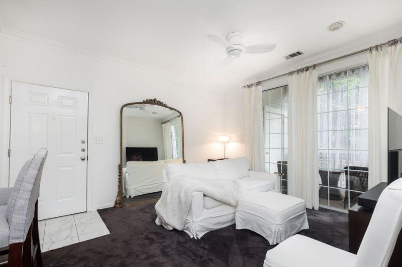 1600 Long Grove Photo 13