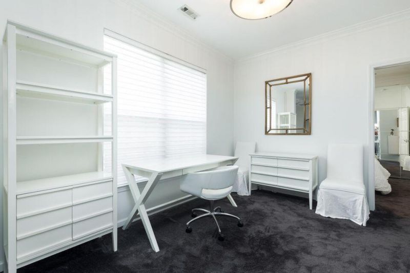 1600 Long Grove Photo 14