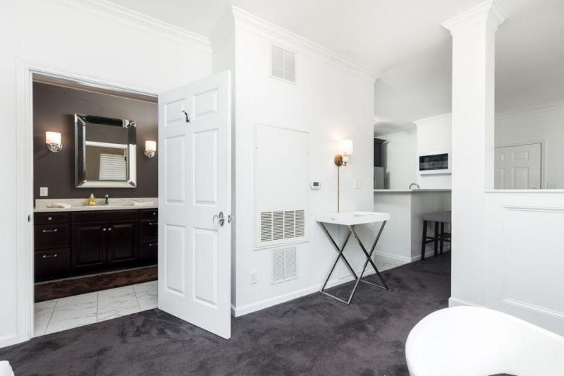 1600 Long Grove Photo 17