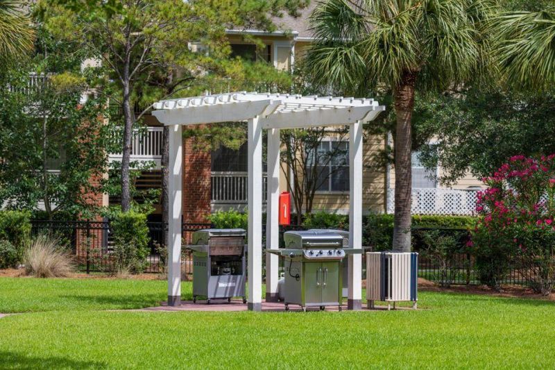 1600 Long Grove Photo 5