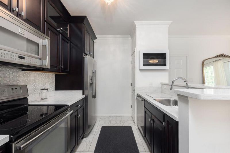 1600 Long Grove Photo 8