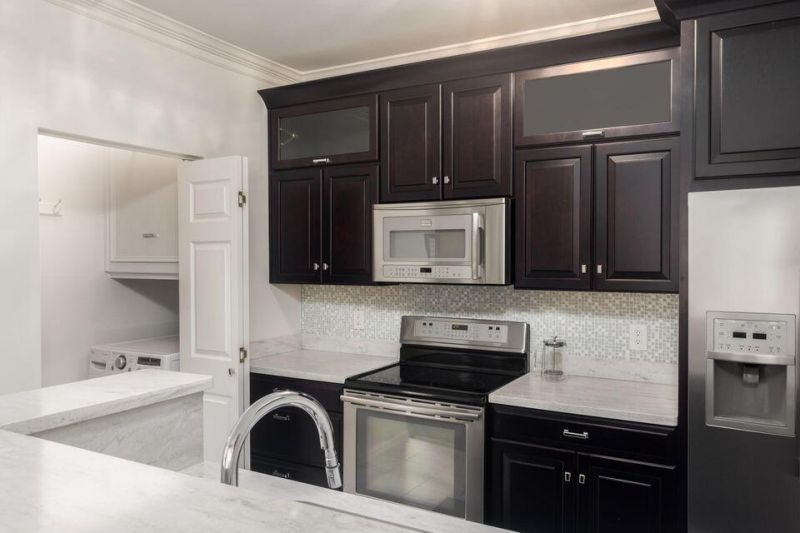 1600 Long Grove Photo 9