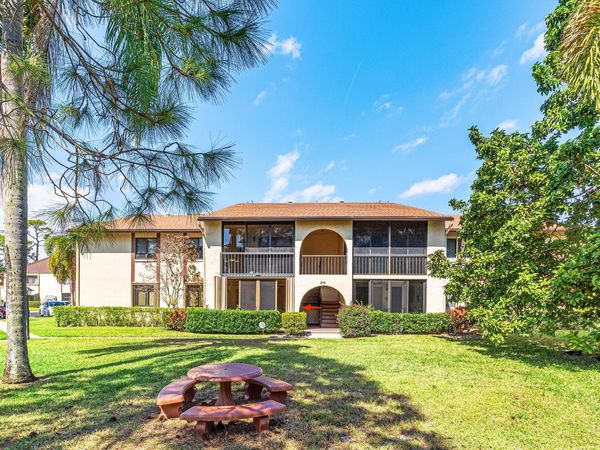 314 Knotty Pine Circle, Unit C-1, Greenacres, FL 33463