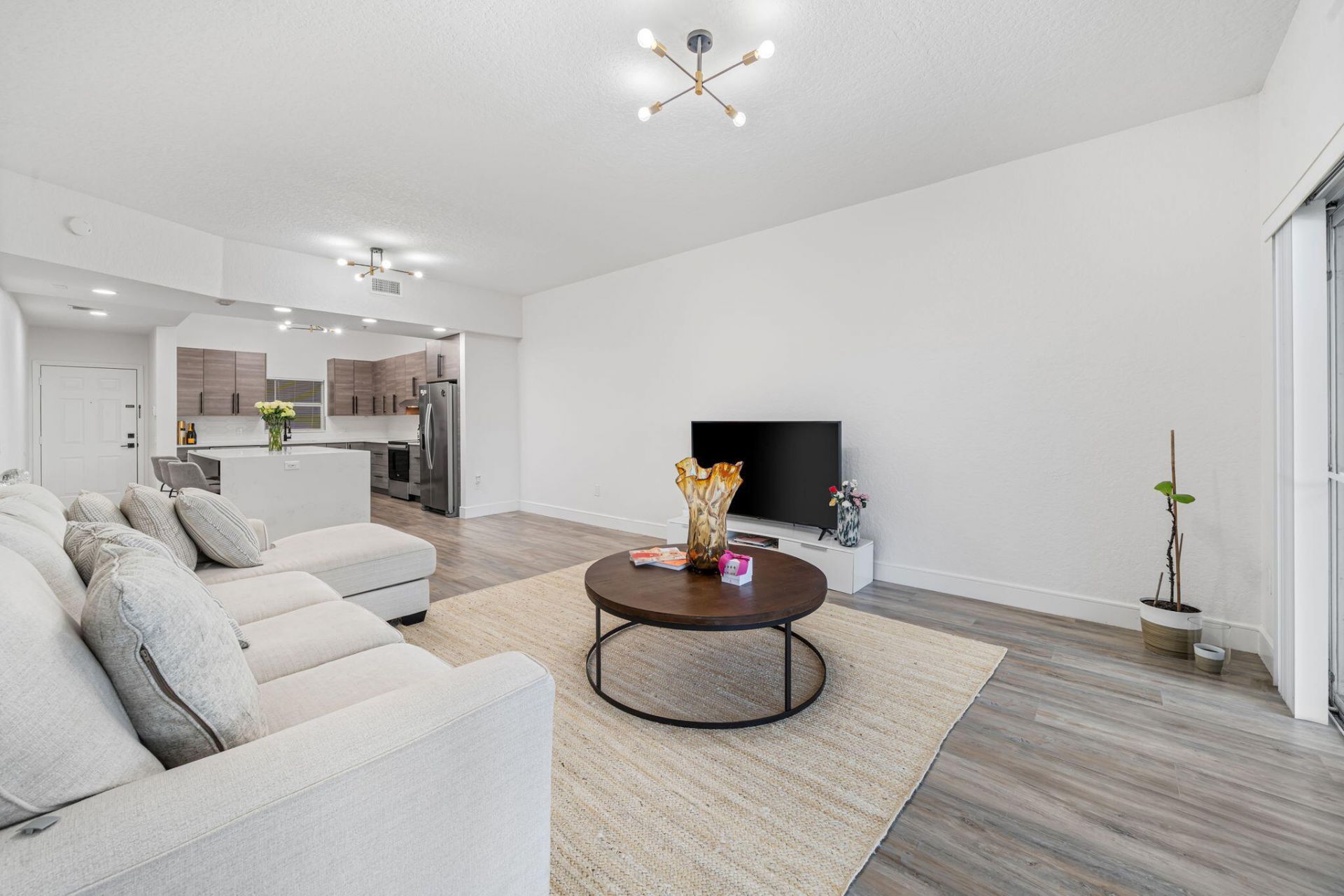 1640 Presidential Way, Unit 105, West Palm Beach, FL 33401 Photo