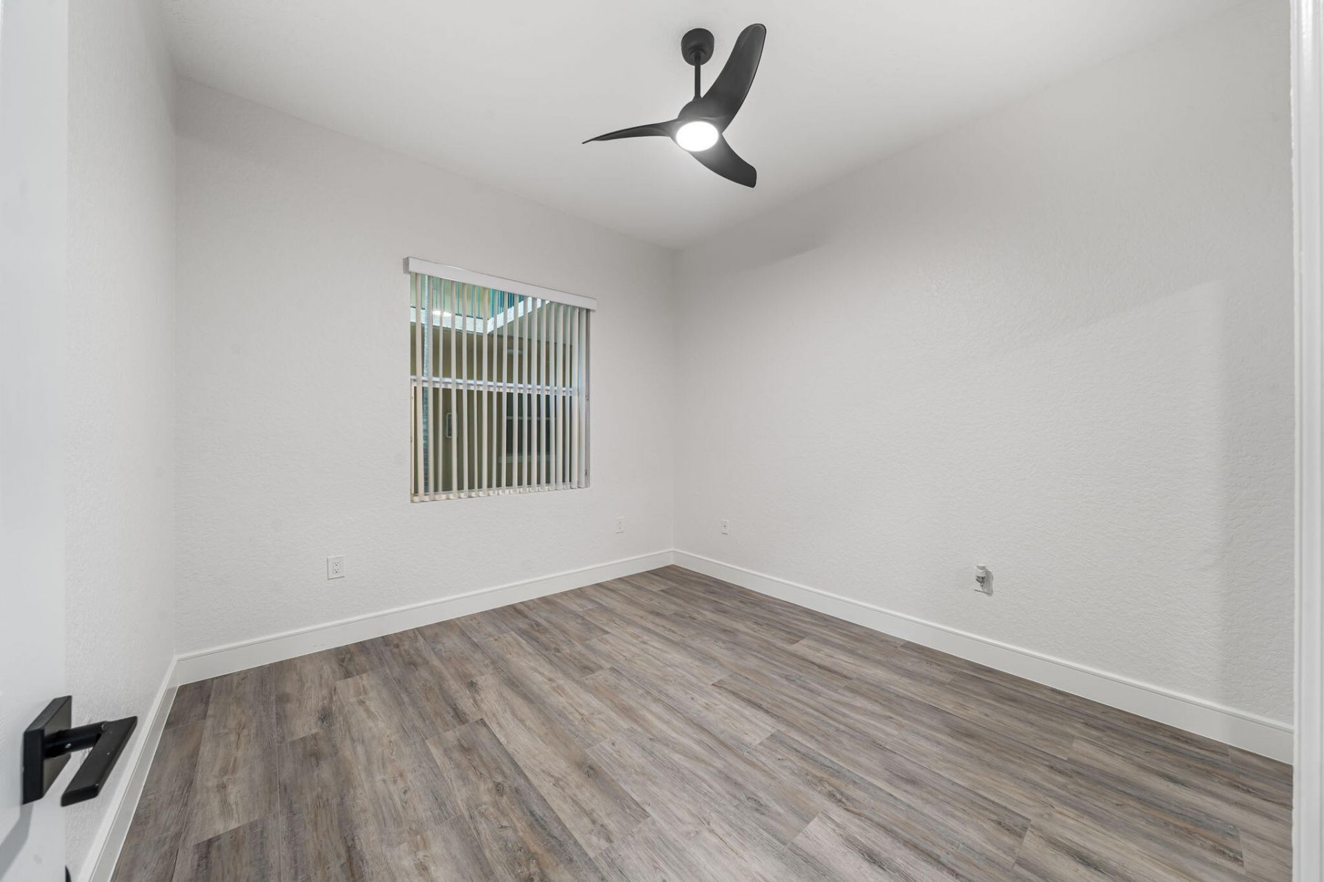 1640 Presidential Way, Unit 105, West Palm Beach, FL 33401 Photo