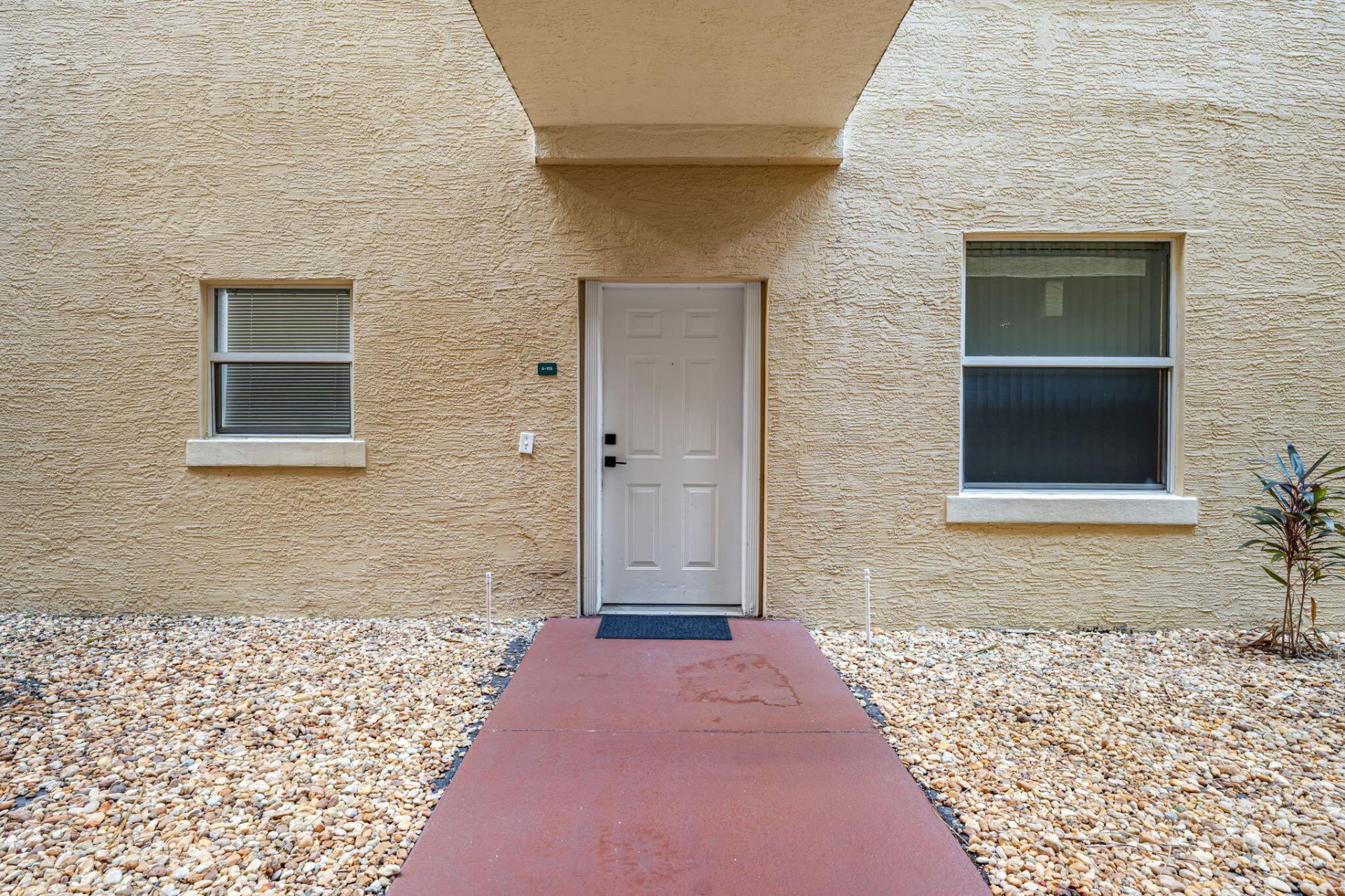 1640 Presidential Way, Unit 105, West Palm Beach, FL 33401 Photo