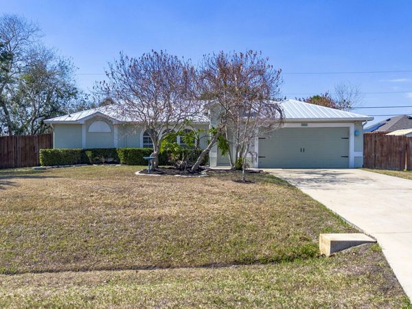 1966 SW Guernsey Street, Port St. Lucie, FL 34987