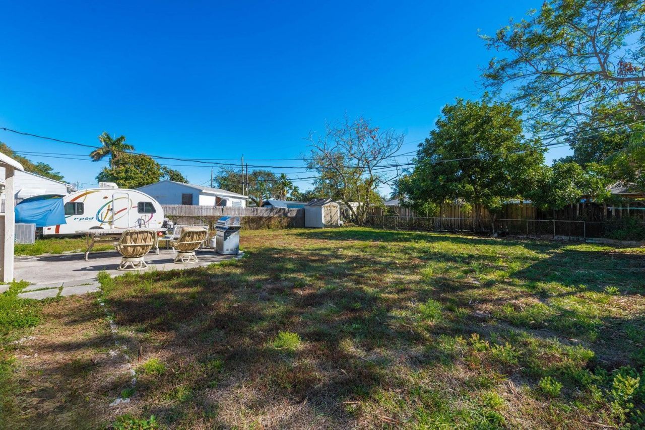 3914 Serubi Avenue, Palm Springs, FL 33461 Photo