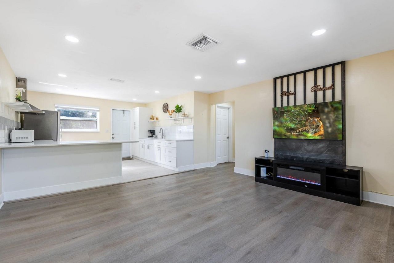 3914 Serubi Avenue, Palm Springs, FL 33461 Photo