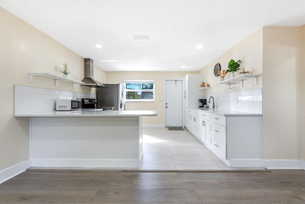 3914 Serubi Avenue, Palm Springs, FL 33461 Photo