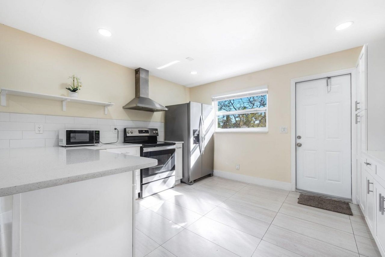 3914 Serubi Avenue, Palm Springs, FL 33461 Photo