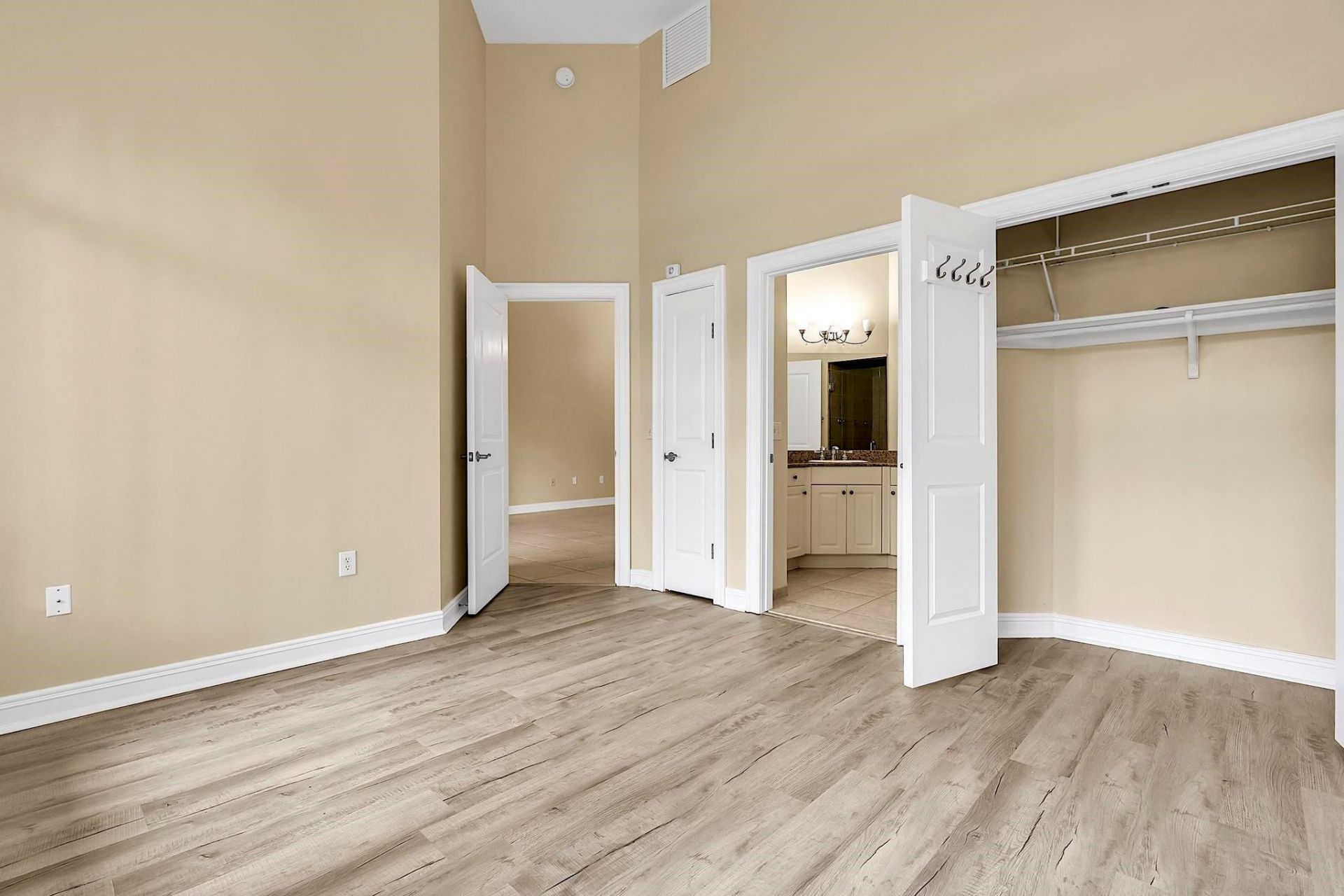 16102 Emerald Estates Dr, Unit 108, Weston, FL 33331 Photo